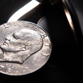 Magic with Coins Split Focus Eisenhower by Greg Wilson TiendaMagia - 3