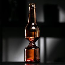 Tornado Bottle - Red Tsai y Aaron Hsing 