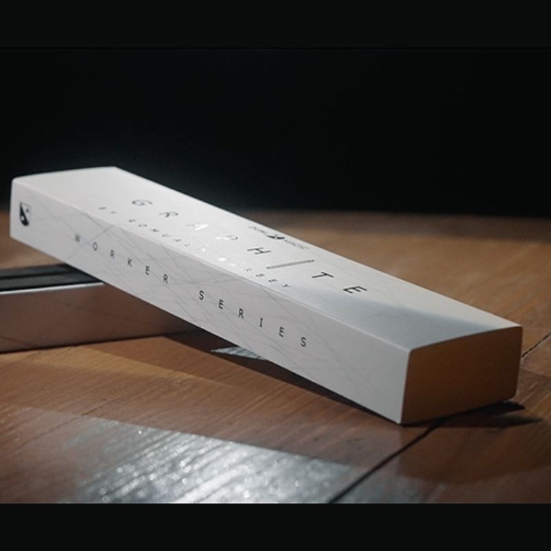 Graphite - Dual Magic y Romuald Barbey 